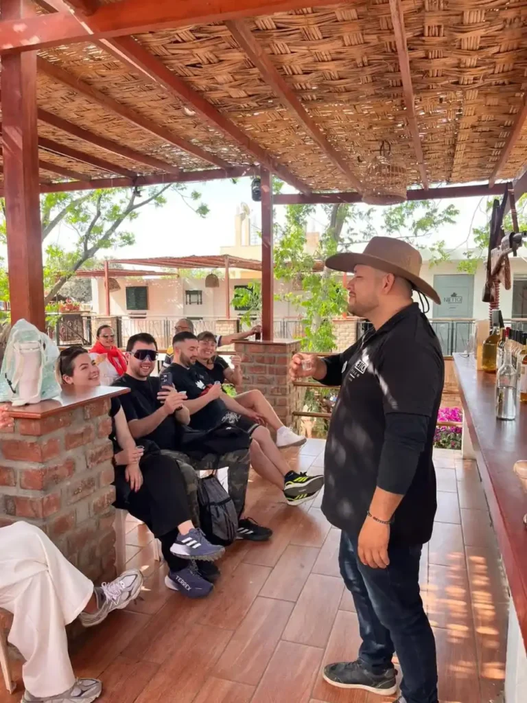 3 lugares para visitar en Perú sin Machu Picchu si es tu primera vez 3 Huacachina y la Ruta del Pisco: Aventura y sabor en el desierto